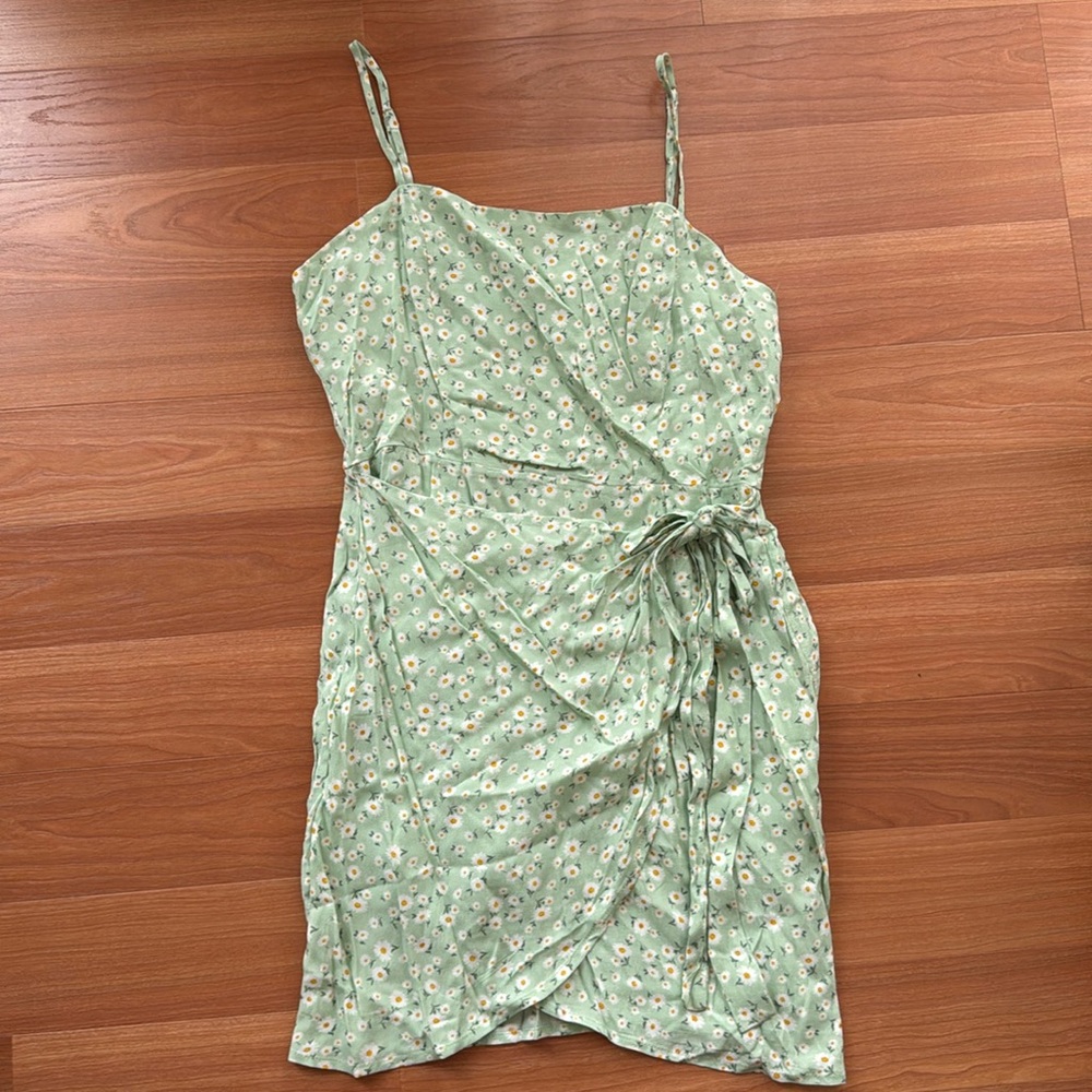 Shein mint green daisy wrap skirt dress medium
